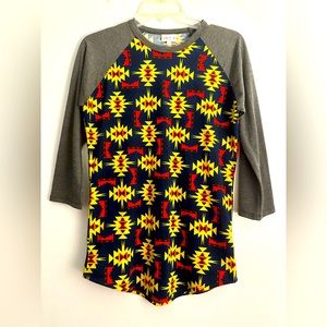 Three quarter sleeve shirt with wacky pattern